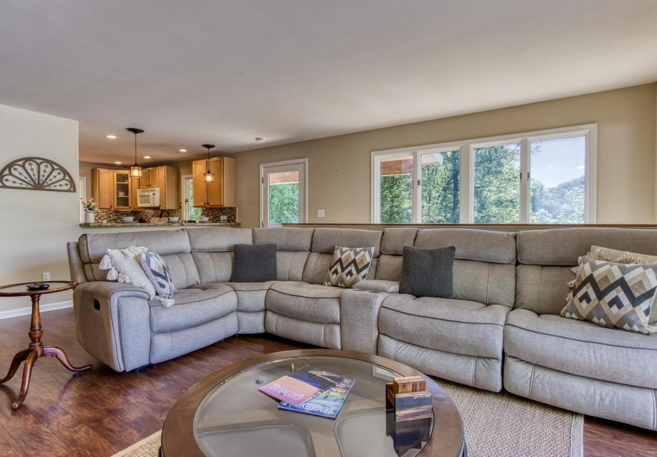 Memorable "Deer & Doe" By Honeybearcabins 4Br 3Ba, Mountain View Deck, Farmhouse Decor, Fireplace, 3 Acres Севьервилл Экстерьер фото